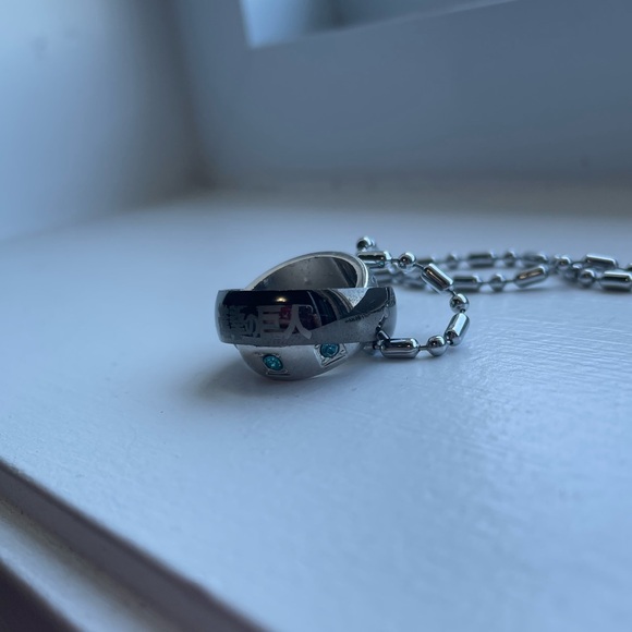 Attack on Titan Double Ring Pendant Necklace - Picture 5 of 6